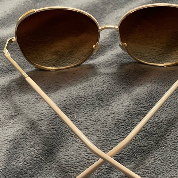 Gold and Cream Sunglasses - Picture 7 of 7